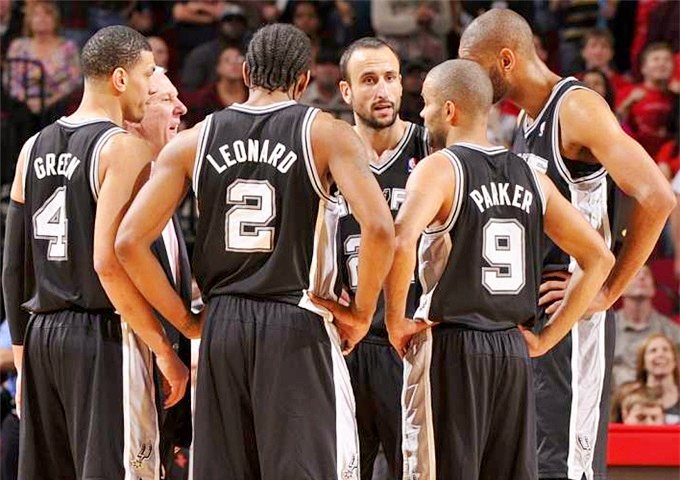 周定洋坐镇，亚冠成都蓉城VS神户胜利船，韦世豪+德尔加多领衔进攻（周定洋压阵，亚冠成都蓉城对阵神户胜利船，韦世豪、德尔加多领衔锋线）