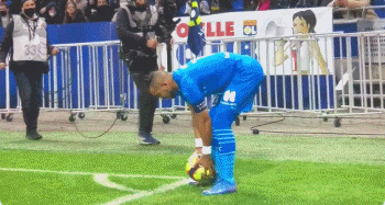 广岛三箭官方：主帅斯基伯将在赛季结束后离任（广岛三箭官宣：主教练斯基伯将于赛季末卸任）