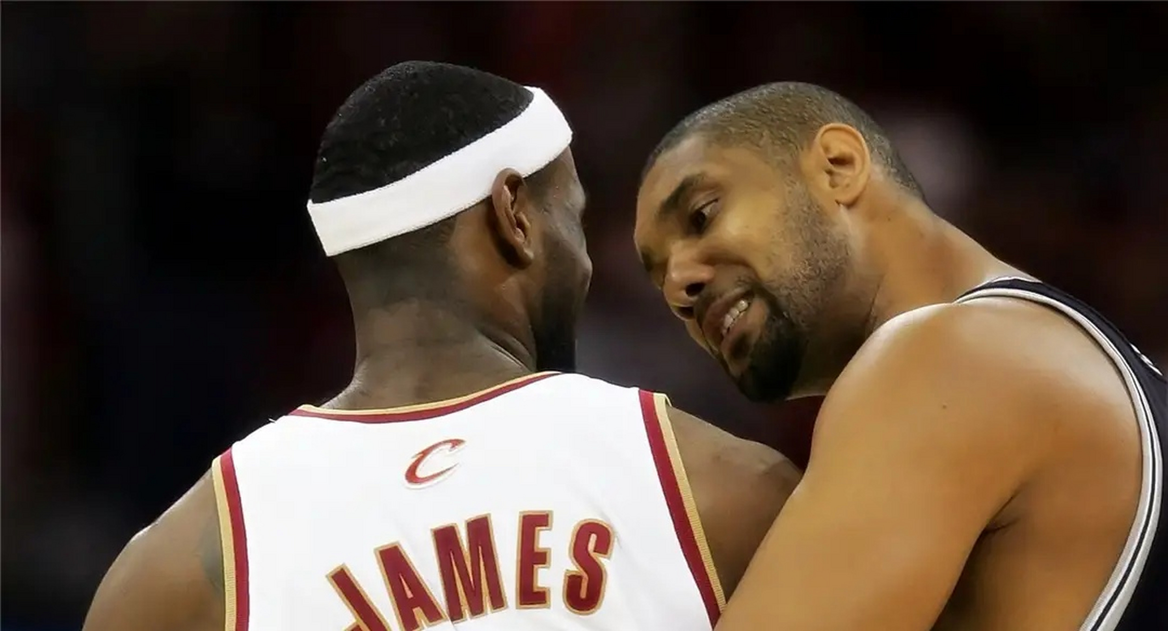 大举反击！班凯罗上篮打中后贝恩反击得手 魔术轰16-4反超打停（强势反扑！班凯罗上篮命中贝恩回敬，魔术打出16-4攻势反超逼停）