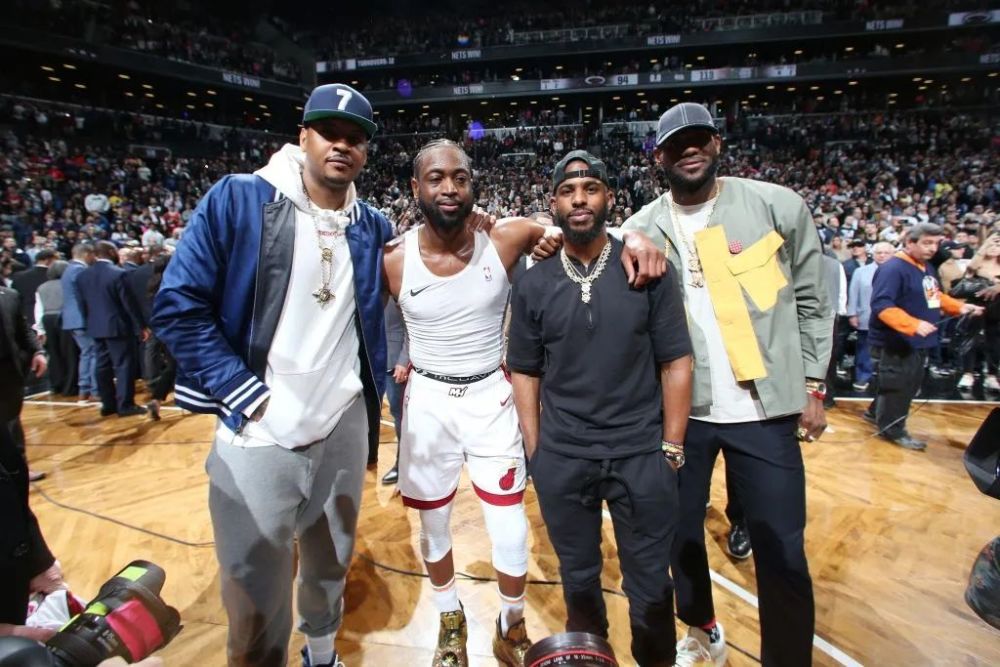 苏群：申京有点被错怪 KD被夹球就会更多给他 他是有缺点的好球员（苏群：申京有点被冤枉，KD被包夹会更多传给他，他是有短板的好球员）