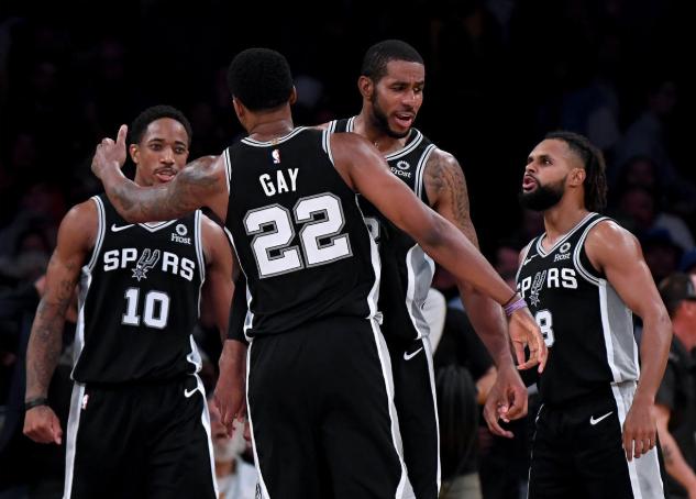 责任在球员身上：斯玛特与雷迪克的困境与挑战（球员需承担责任：斯玛特与雷迪克面临的困局与挑战）