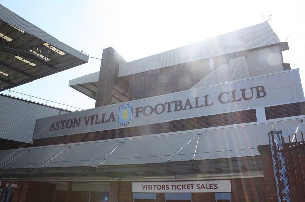 大卫·路易斯：孔蒂曾想带我去那不勒斯，差点和萨里学会抽烟（大卫·路易斯：孔蒂曾欲带我赴那不勒斯，我差点跟萨里学抽烟）