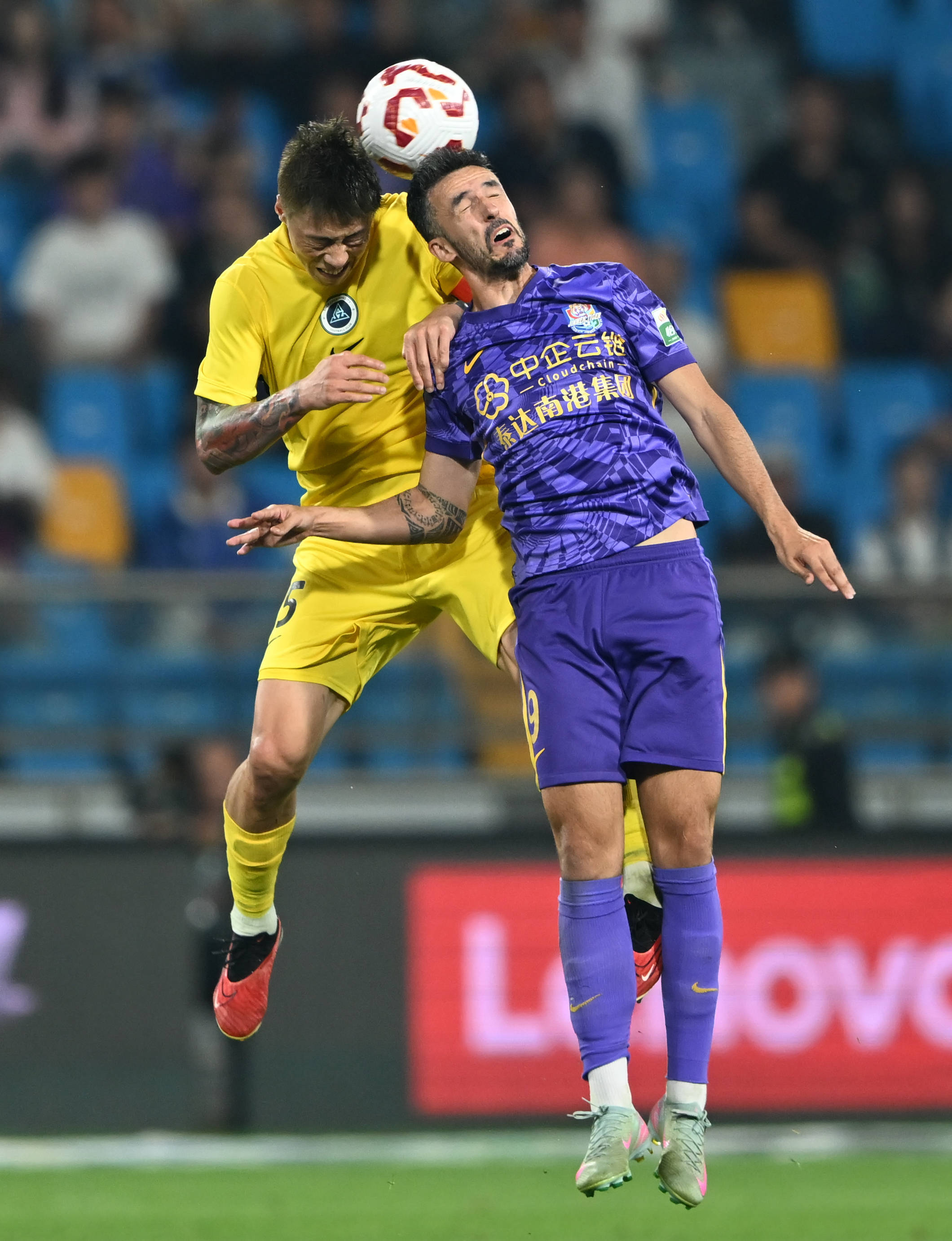 挪威球迷高呼世界杯夺冠，哈兰德：冷静，冷静，我们拭目以待（挪威球迷高喊冲击世界杯冠军，哈兰德回应：保持冷静，拭目以待）