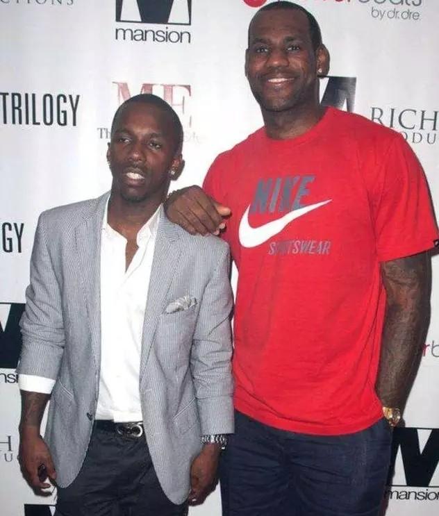 沙特变了：从为C罗本泽马豪掷千金，到对萨拉赫精打细算？（沙特转向：曾为C罗、本泽马挥金如土，如今对萨拉赫却谨慎报价？）