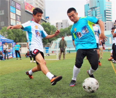 拉波尔塔：如无意外月底回归诺坎普；弗里克在巴萨很开心（拉波尔塔：如不出意外将于月底重返诺坎普，弗里克在巴萨很满意）