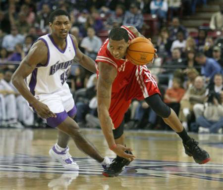 不在伤病名单！申京将在明日对阵快船的比赛中迎来复出（申京确认复出，明日对阵快船）