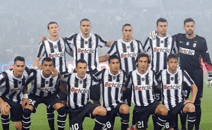 吉梅内斯成功接受脚踝手术，社媒发文：手术顺利，很快再见！（吉梅内斯脚踝手术圆满完成，社媒报平安：一切顺利，期待早日相见）