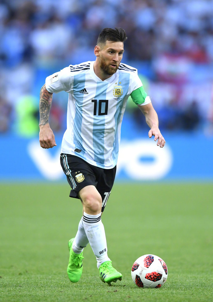 梁民革：希望有一天我也能像孙兴慜一样穿上7号球衣（梁民革：盼有朝一日披上7号战袍，向孙兴慜看齐）